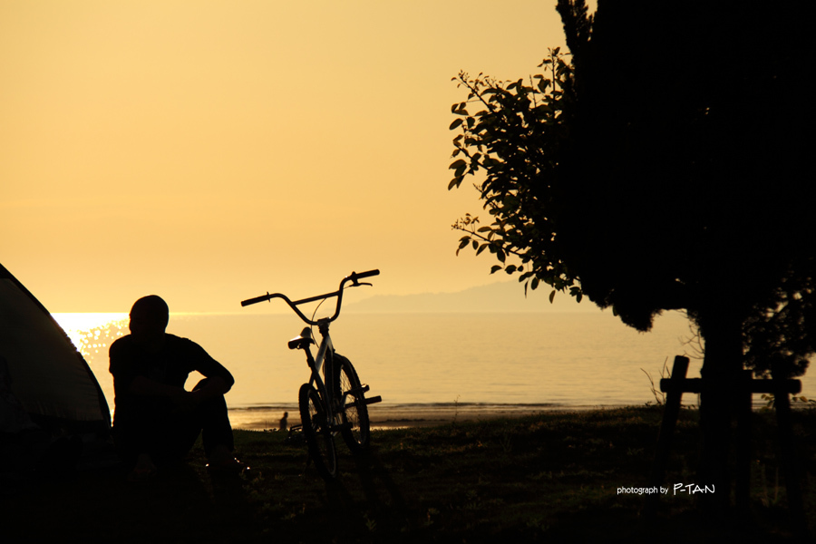海と夕日と自転車と・・・.jpg