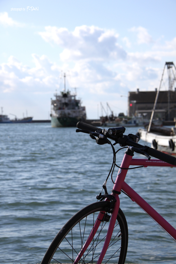 船と自転車.jpg