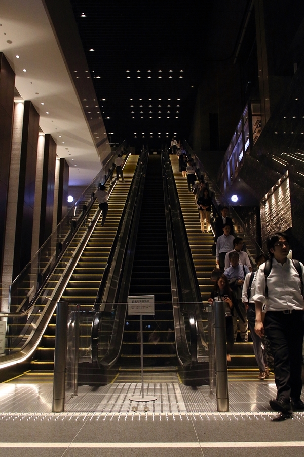 escalator.JPG